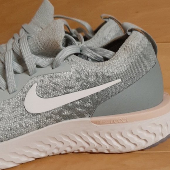 Nike  Womens Epic React Flyknit Light Silver Sail - Picture 4 of 6